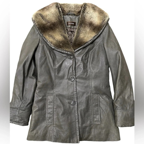 Danier Jackets & Blazers - Danier XS insulated leather coat wit beautiful faux trim in great used condition